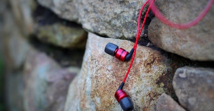New types of earphones SoundMAGIC E80 Review