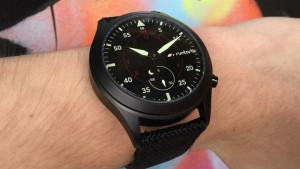 Fitness watch review Runtastic Moment