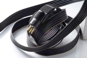 Stylish headphones Stax SR L700 / Stax SR L500 from the Japanese