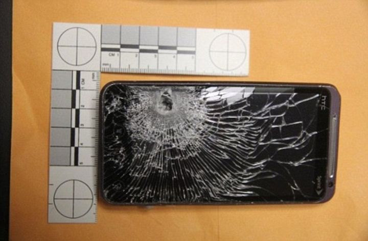 Samsung Galaxy Note saved by a policeman's bullet