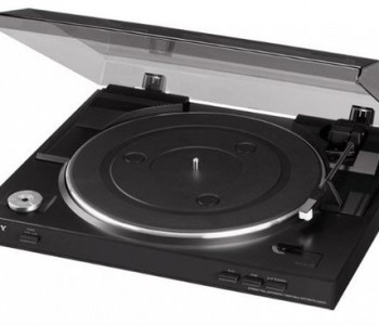 Sony PS-LX300USB introduced the first turntables