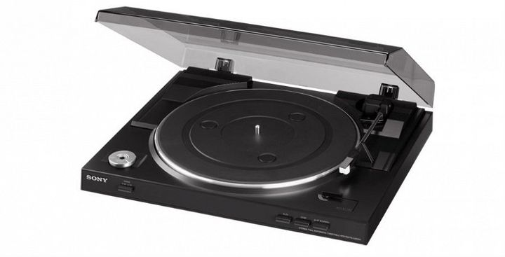 Sony PS-LX300USB introduced the first turntables