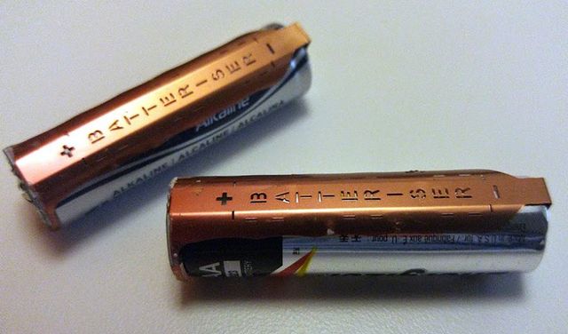 BATTERISER: ONE battery replaced EIGHT