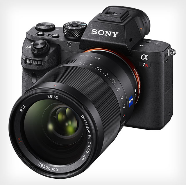 Sony has unveiled its new mirrorless camera a7R II