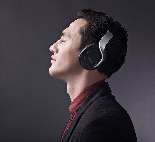 Ausdom or Bluedio: choose wireless headphones