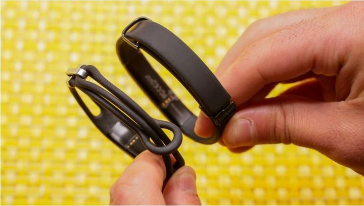 Review upcoming fitness trackers Jawbone UP 2