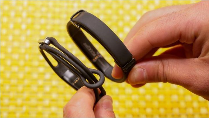 Review upcoming fitness trackers Jawbone UP 2