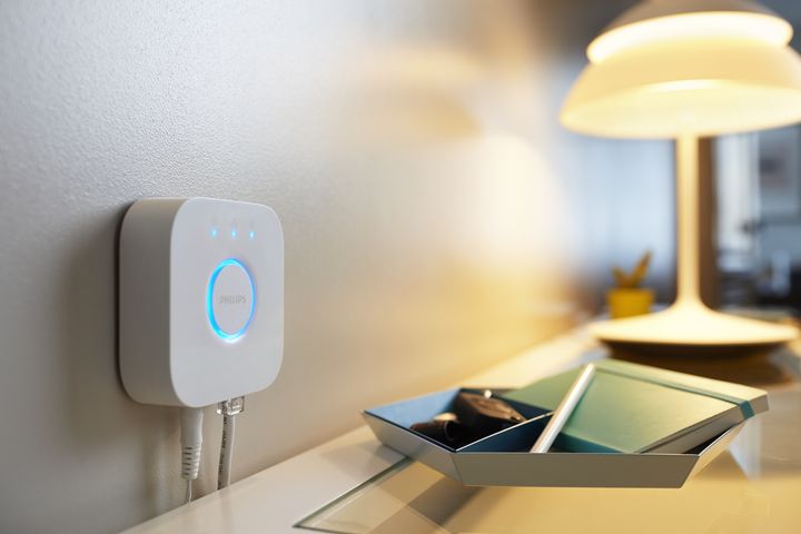 Smart Lamp Philips Hue is now controlled by Siri