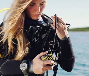New diving watch device manage Suunto D6i Novo