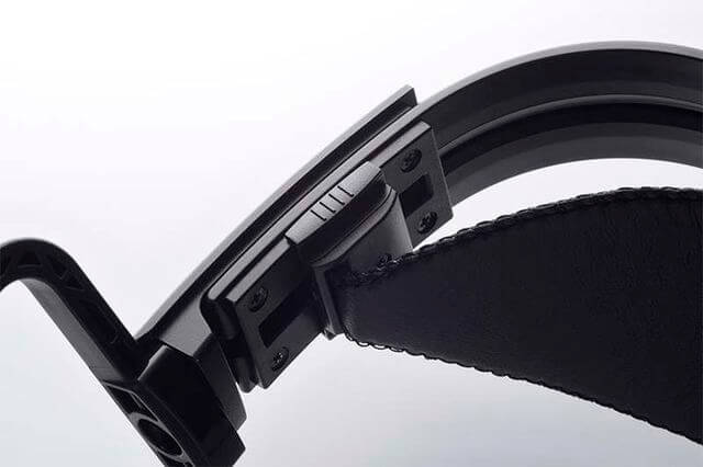 Stylish headphones Stax SR L700 / Stax SR L500 from the Japanese